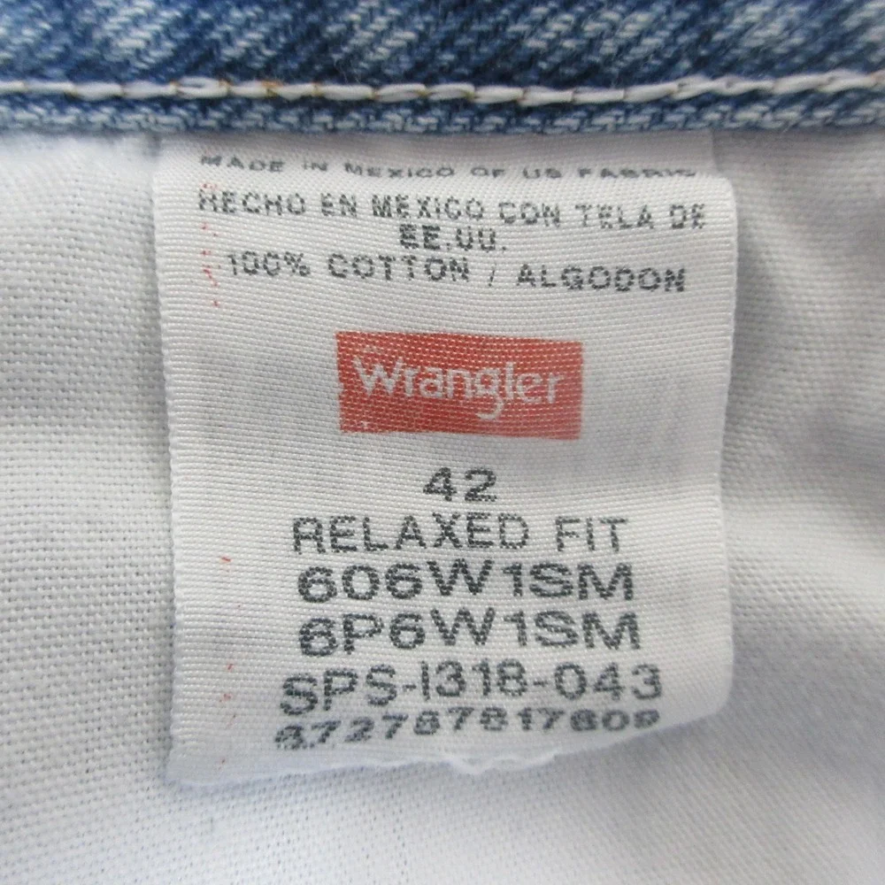 Wrangler Relaxed Fit Jean Shorts Mens 42x9 Blue Light Wash 100% Cotton Jorts Y2K